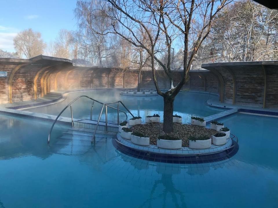 Komárom Het Vezer Apartmanhotel المظهر الخارجي الصورة